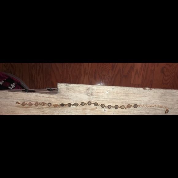 gold necklace - Picture 2 of 4